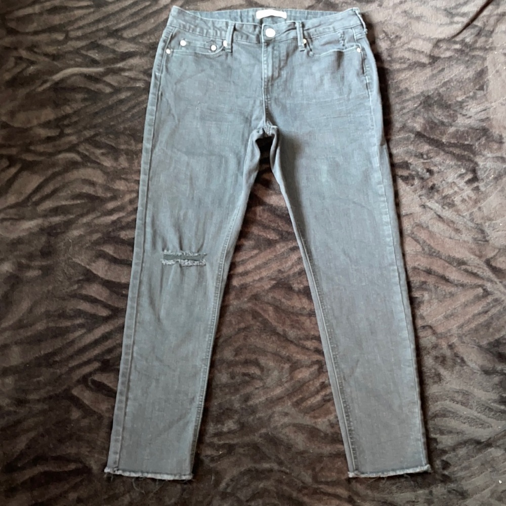 Mudd Sz 11 Skinny faded black/dk gray skinny jeans w fringe accent at bottom